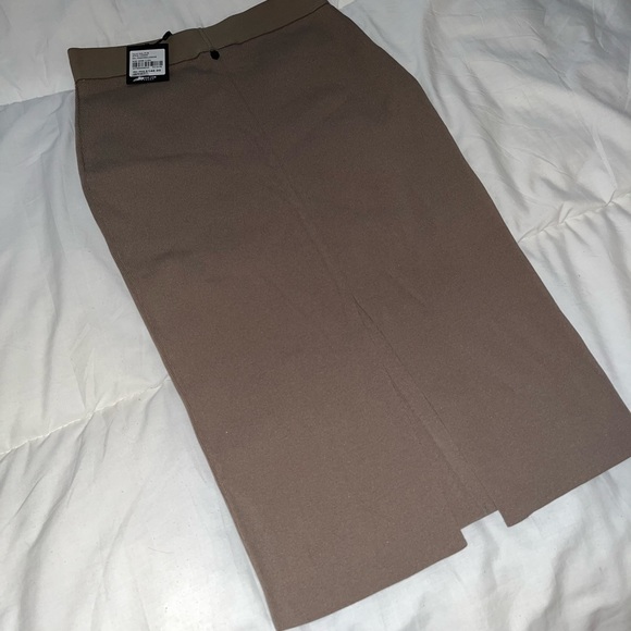 SOLD 🔴 Rudsak pencil skirt 🤎 - Picture 2 of 4